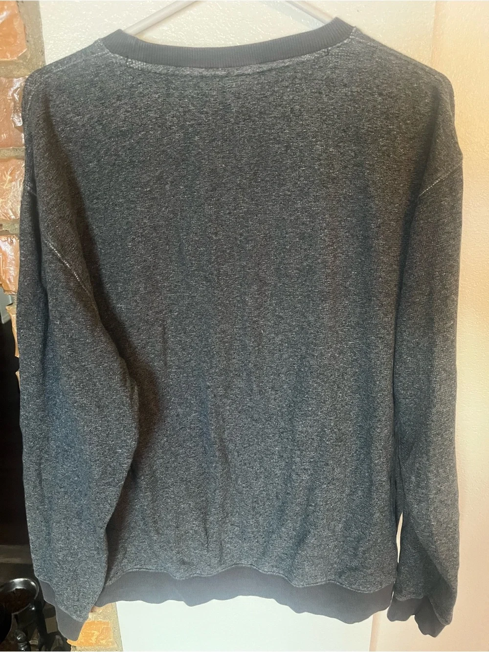 Vans Men’s Crewneck Sweater in Heather Charcoal size L .L361